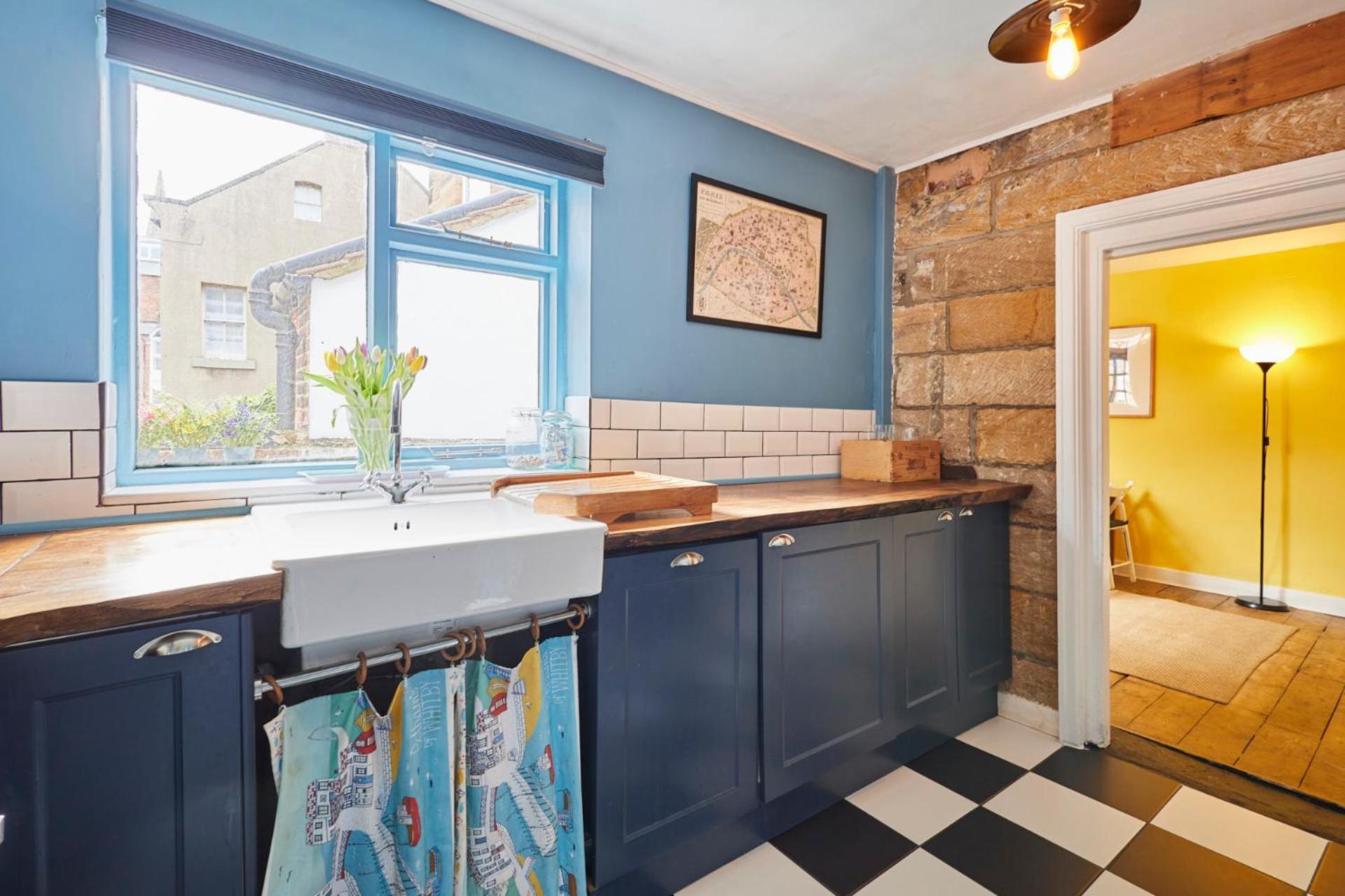 Host & - Clarence Place * Whitby